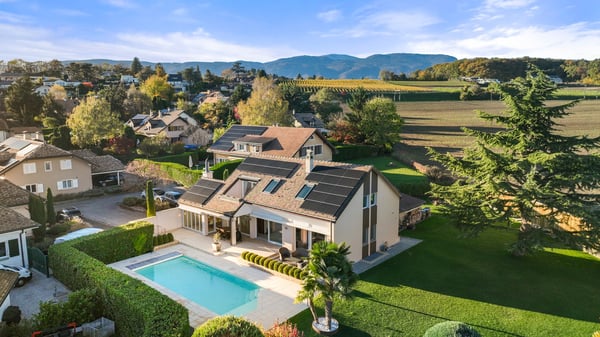 Très belle villa avec piscine et vue lac à Crans 10