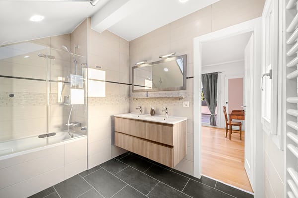 Très belle villa avec piscine et vue lac à Crans 7