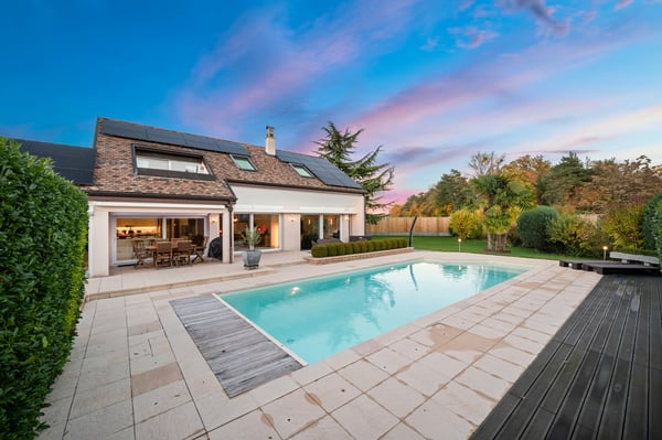 Très belle villa avec piscine et vue lac à Crans 13