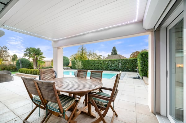 Très belle villa avec piscine et vue lac à Crans 4