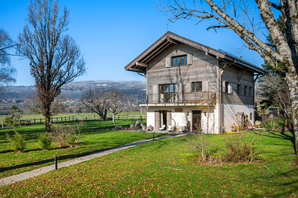 Maison de charme en pleine nature à Burtigny 1