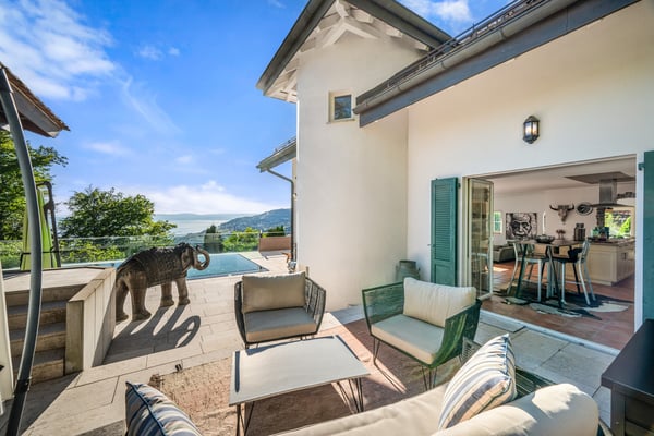 Belle propriété familiale avec vue lac et piscine à Blonay 7