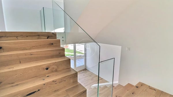 Renovated duplex apartment with lake view near Rolle 5