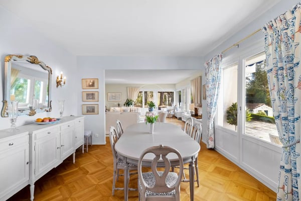 Superb family property with pool and lake view in Epalinges 8
