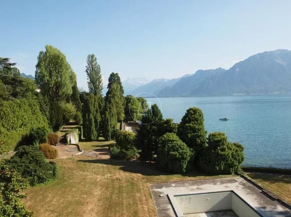 Exceptional property in front lake close to Montreux 6