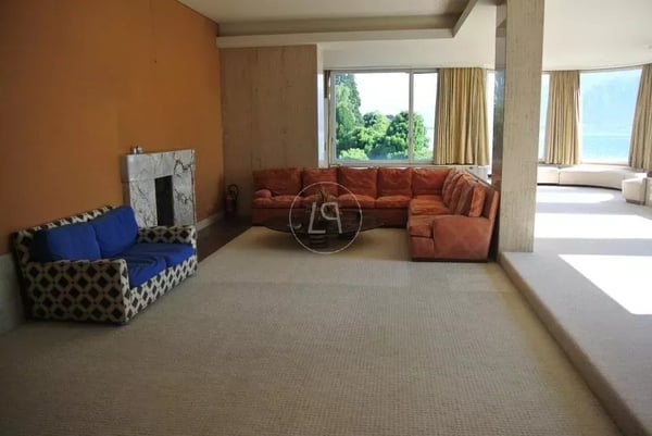 Exceptional property in front lake close to Montreux 11