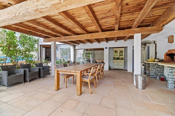Charming property with 3 apartments on a beautiful plot in Giez 13