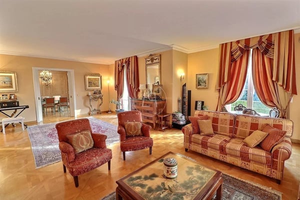 Very beautiful master property in a sought-after neighborhood of Lausanne. 5