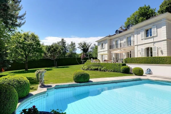 Very beautiful master property in a sought-after neighborhood of Lausanne. 2