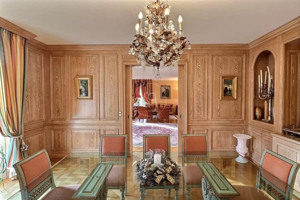 Very beautiful master property in a sought-after neighborhood of Lausanne. 7