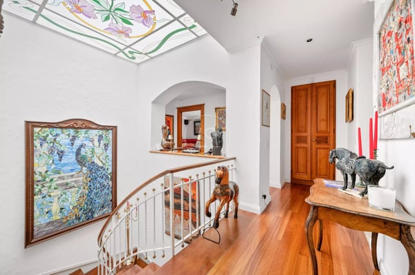 Exceptional estate overlooking the Riviera, breathtaking views of Lake 13