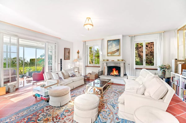Charming property to renovate, view and indoor pool in St-Légier 7
