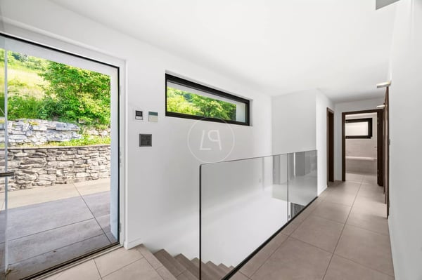 A breathtaking view on the heights of Chardonne with swimming pool 13