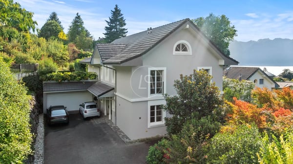 Beautiful family property with lake view and swimming pool in Blonay 3