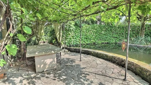 Propriété de charme avec piscine naturelle proche de Lausanne 3