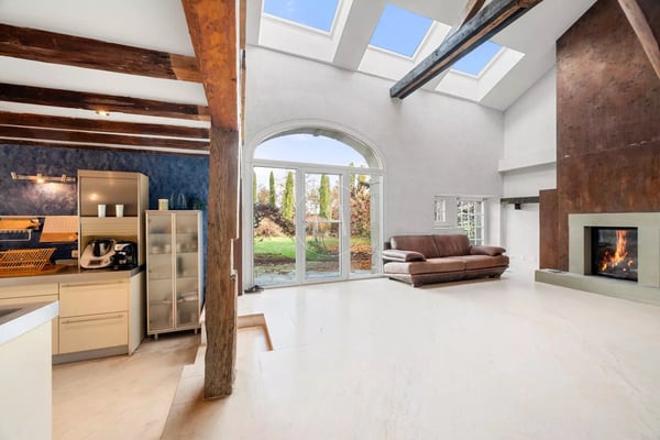 Charming property with natural swimming pool close to Lausanne 4