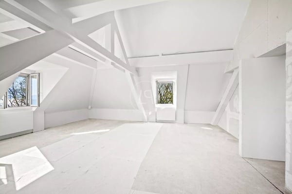 Prime front row attic in the heart of St-Prex 8