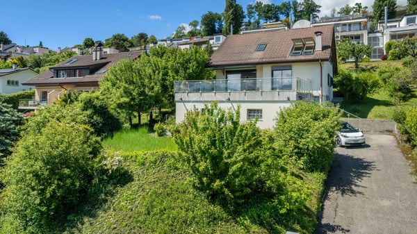 Very beautiful family villa with panoramic view in Lutry 2