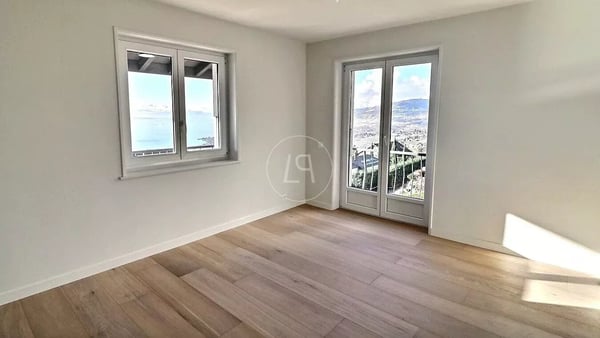 Beautiful renovated property with panoramic view in Chernex 11