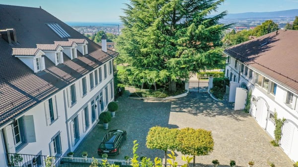 Somptuous property from the 19th century close to Lausanne 2