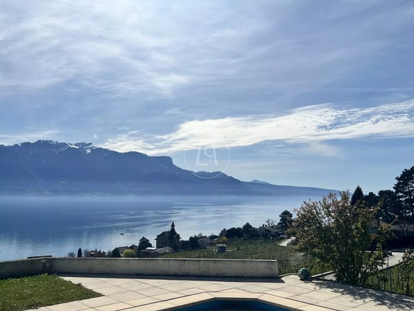 Villa in the heart of the vineyards, spectacular view ? Corseaux 4