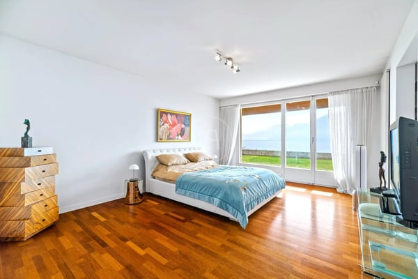 Villa in the heart of the vineyards, spectacular view ? Corseaux 13
