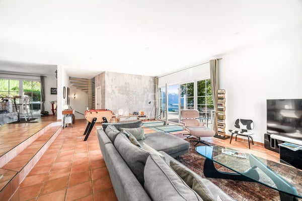 Beautiful family property with lake view and swimming pool in Blonay 5