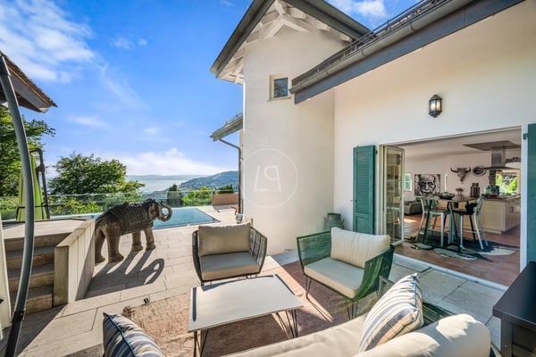 Beautiful family property with lake view and swimming pool in Blonay 6