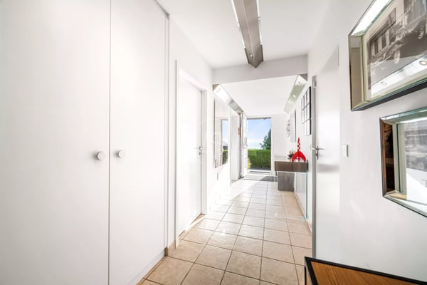Beautiful family property with lake view and swimming pool in Blonay 3