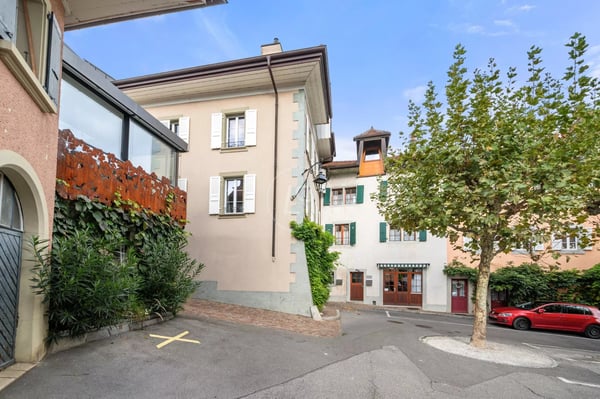 Charming village house near the lake in Cully 1