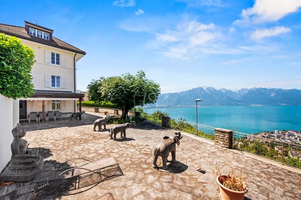 Charming property with panoramic view on the heights of Montreux 1
