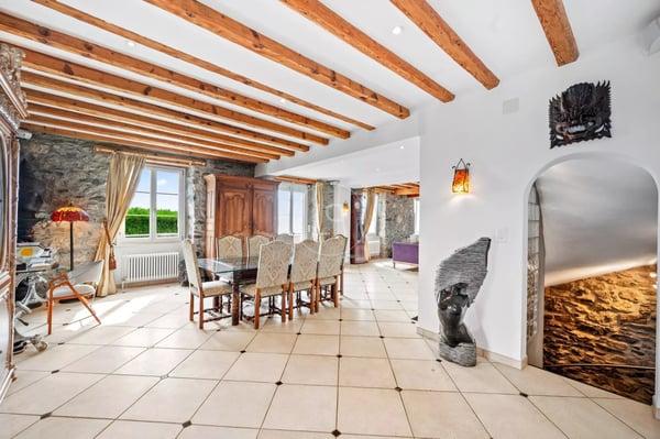 Charming property with panoramic view on the heights of Montreux 3