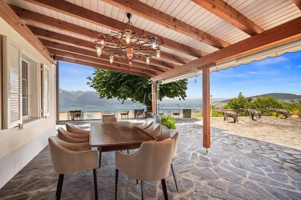 Charming property with panoramic view on the heights of Montreux 9