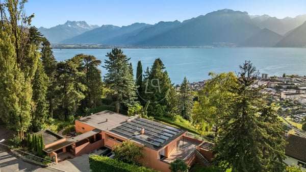 Contemporary property renovated with panoramic view in Chernex 1