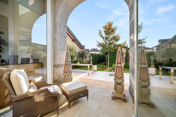 Exceptional village house, remarkable volumes, light - The Côte 1