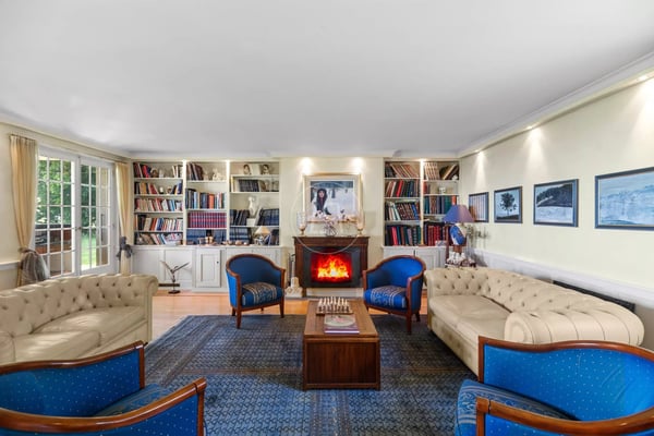 Very beautiful family property in the heart of the vineyards with swimming pool in Etoy 8
