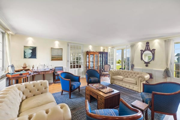Very beautiful family property in the heart of the vineyards with swimming pool in Etoy 7
