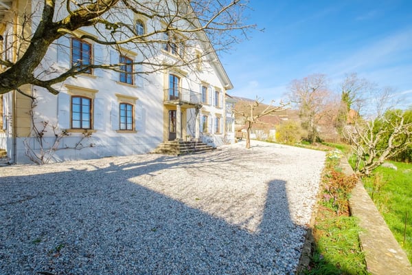 Listed Manor House Set on Nearly One Hectare of Grounds ? 35 Minutes from Lausanne 4