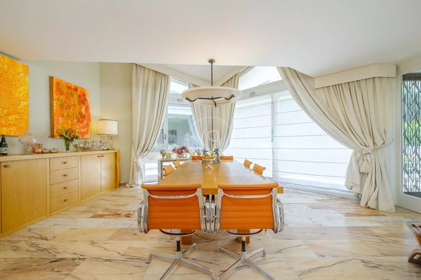 Outstanding First-Line Lakefront Villa in Cologny 11