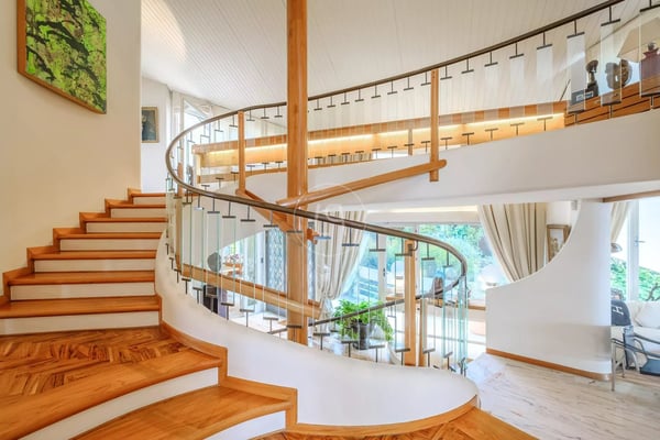 Outstanding First-Line Lakefront Villa in Cologny 8