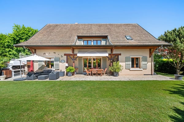 Beautiful family house in the center of Morges 1