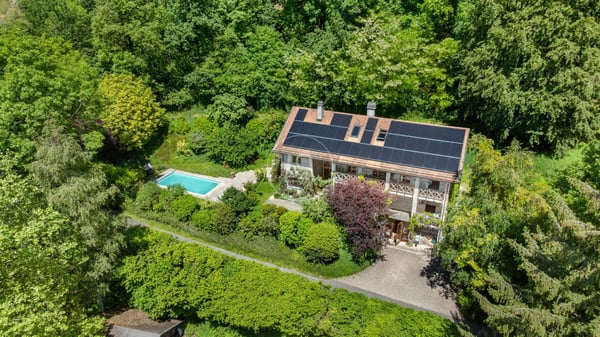 Beautiful family house with pool near Rolle 1