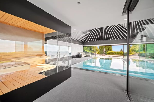 Superb property with lake view and indoor pool in Givrins 10