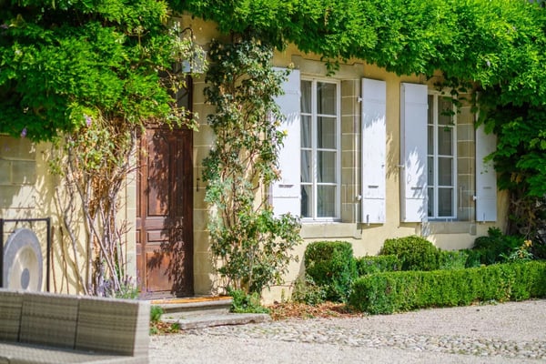 Historic 18th century castle, 15,000 m2 park, Between Lausanne and Nyon 2