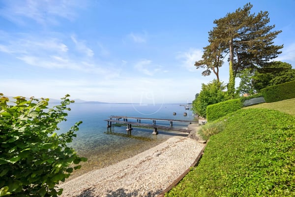 Rare villa with beach in St-Prex 3