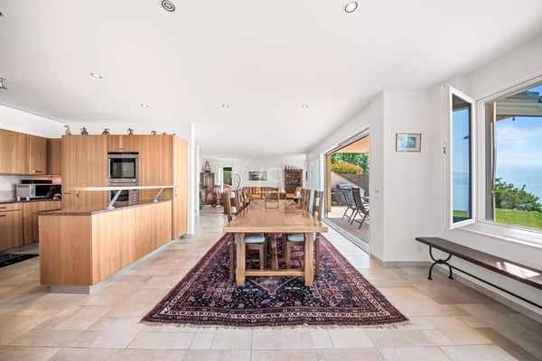 Rare villa with beach in St-Prex 9