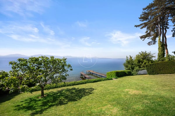 Rare villa with beach in St-Prex 11