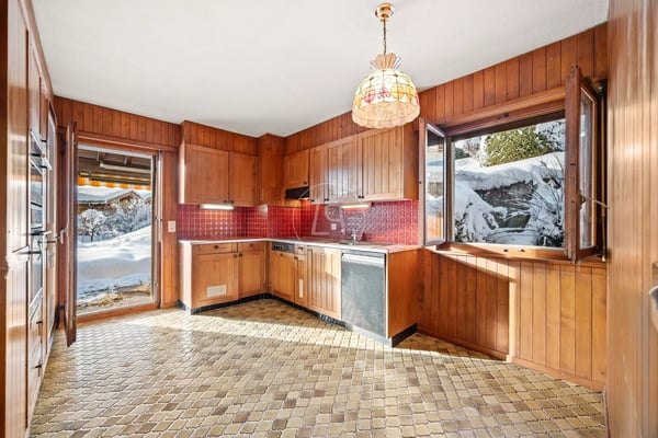 Chalet with Alpine views and exceptional potential 8