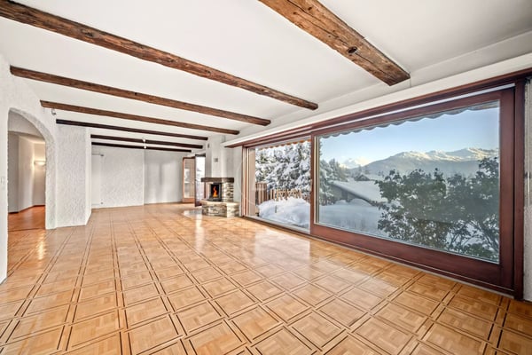 Chalet with Alpine views and exceptional potential 4