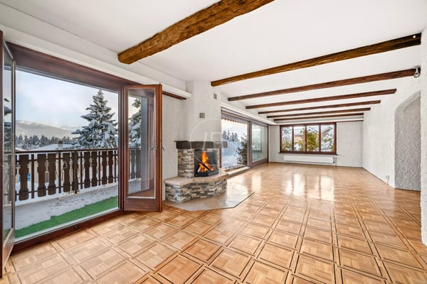 Chalet with Alpine views and exceptional potential 5